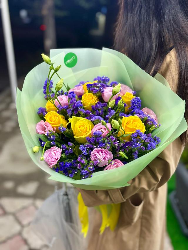 A bright bunch | ծաղիկներ, ծաղկեպսակներ, բույսեր - առաքում Երևան