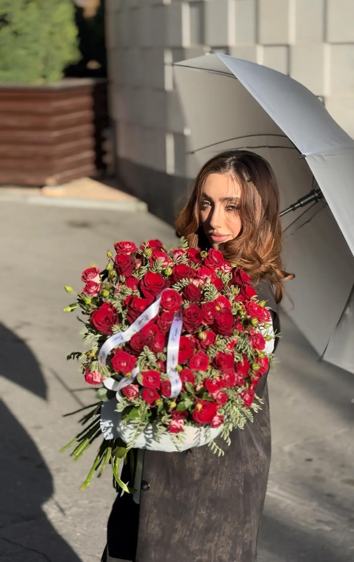 Կարմիր վարդեր | ծաղիկներ, ծաղկեպսակներ, բույսեր Երևան Կարմիր վարդեր | ծաղիկներ, ծաղկեպսակներ, բույսեր Երևան