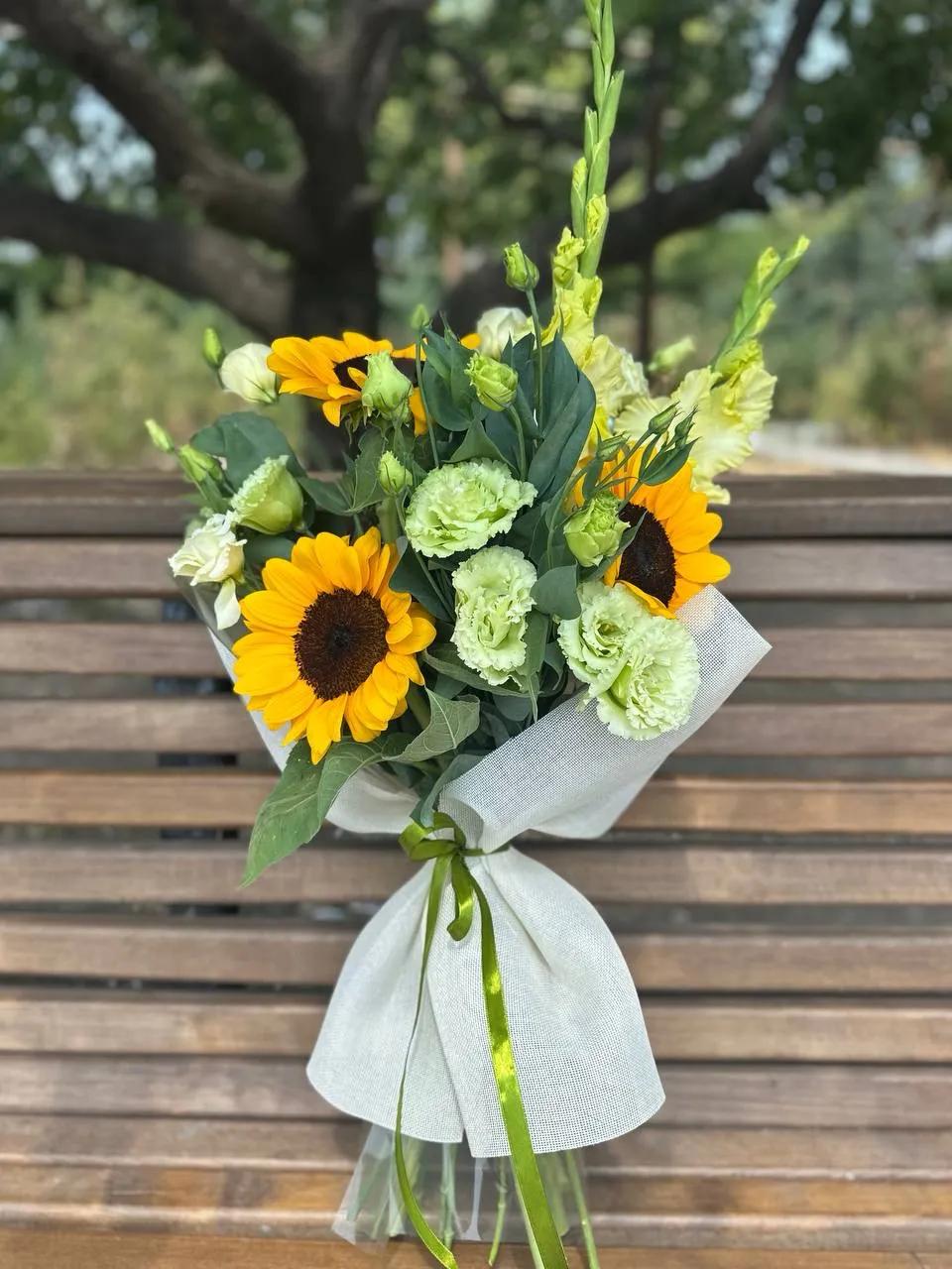 A bunch of sun | ծաղիկներ, ծաղկեպսակներ, բույսեր - առաքում Երևան A bunch of sun | ծաղիկներ, ծաղկեպսակներ, բույսեր - առաքում Երևան