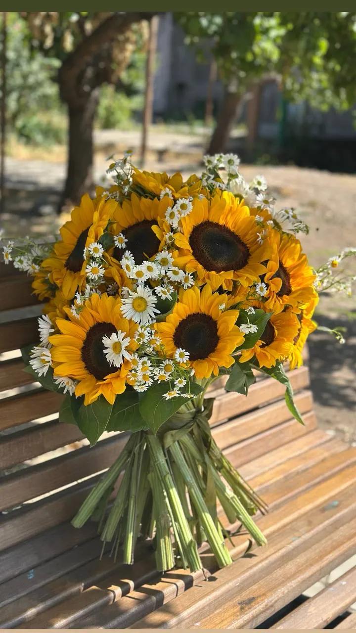 A bunch of sun | ծաղիկներ, ծաղկեպսակներ, բույսեր Երևան A bunch of sun | ծաղիկներ, ծաղկեպսակներ, բույսեր Երևան