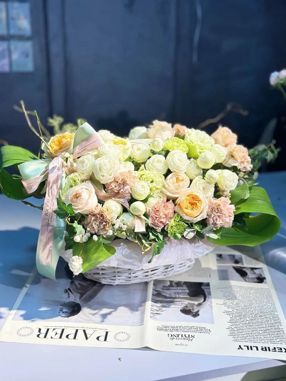 An elegant basket | ծաղիկներ, ծաղկեպսակներ, բույսեր Երևան An elegant basket | ծաղիկներ, ծաղկեպսակներ, բույսեր Երևան