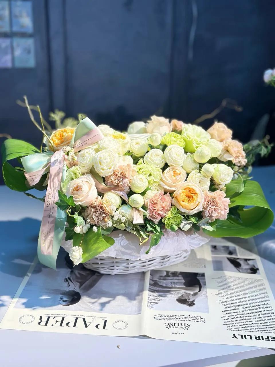 An elegant basket | ծաղիկներ, ծաղկեպսակներ, բույսեր Երևան An elegant basket | ծաղիկներ, ծաղկեպսակներ, բույսեր Երևան