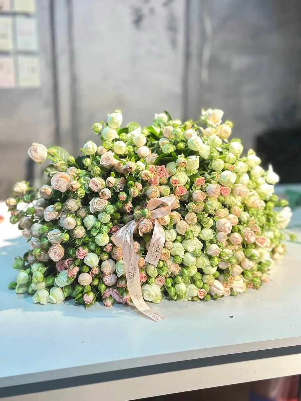 Luxurious bouquet of roses | ծաղիկներ, ծաղկեպսակներ, բույսեր Երևան Luxurious bouquet of roses | ծաղիկներ, ծաղկեպսակներ, բույսեր Երևան