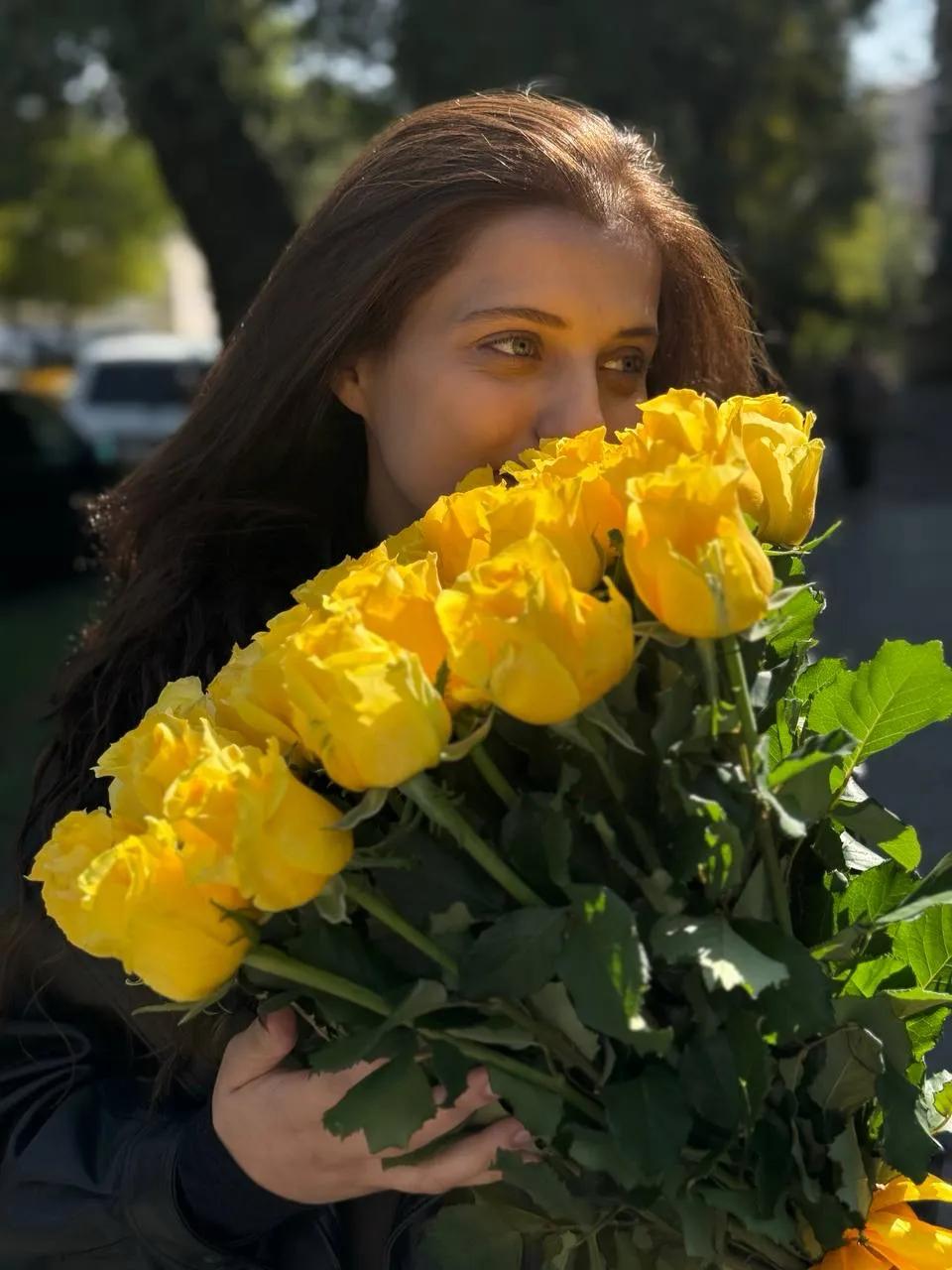 Yellow roses | ծաղիկներ, ծաղկեպսակներ, բույսեր Երևան Yellow roses | ծաղիկներ, ծաղկեպսակներ, բույսեր Երևան