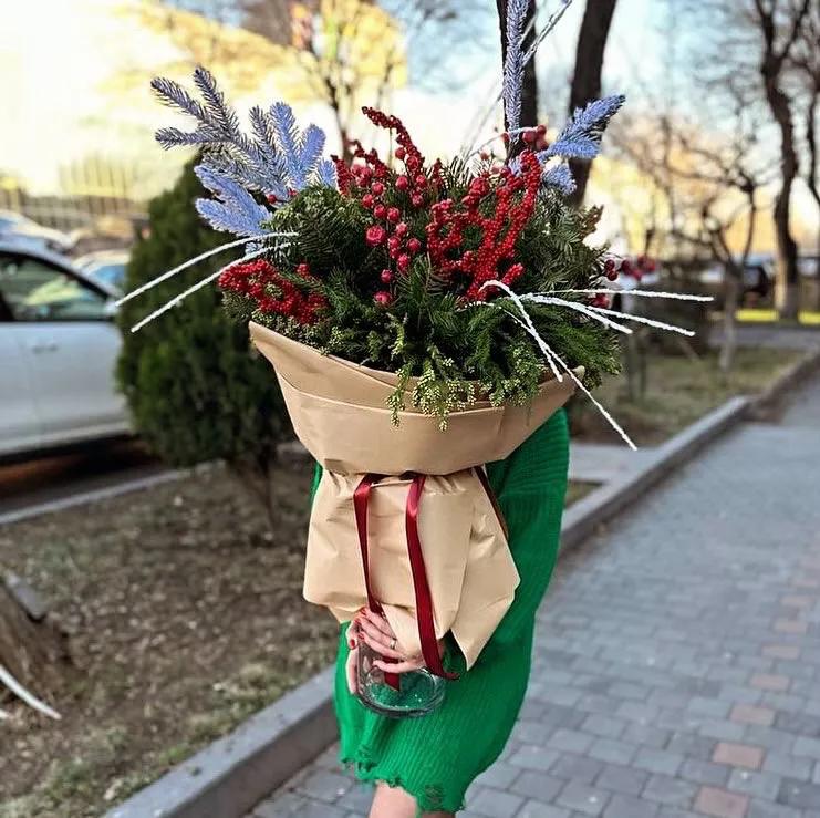 Bouquet "New Year's Eve" | ծաղիկներ, ծաղկեպսակներ, բույսեր - առաքում Երևան Bouquet "New Year's Eve" | ծաղիկներ, ծաղկեպսակներ, բույսեր - առաքում Երևան
