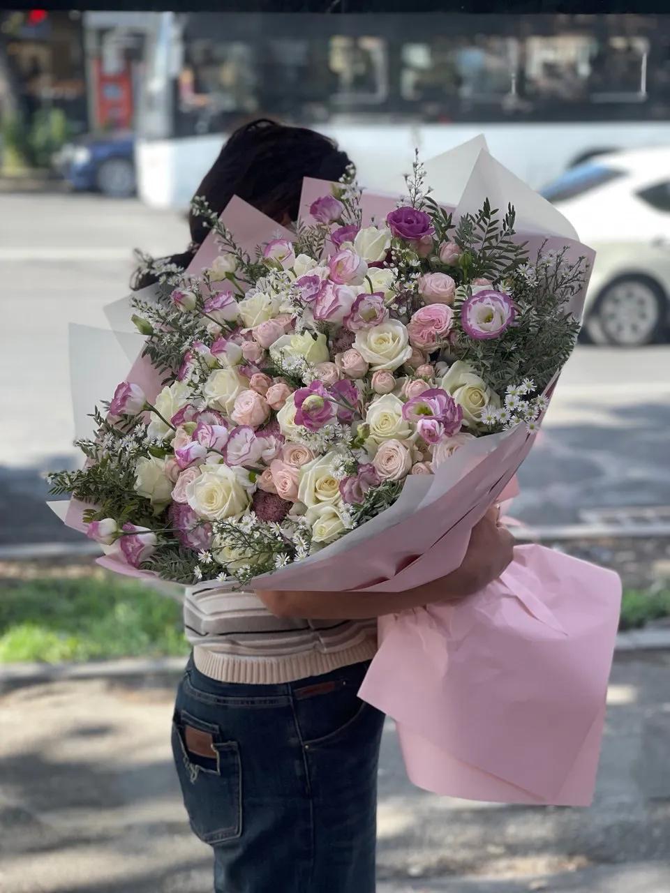 Շքեղ ծաղկեփունջ | ծաղիկներ, ծաղկեպսակներ, բույսեր Երևան Շքեղ ծաղկեփունջ | ծաղիկներ, ծաղկեպսակներ, բույսեր Երևան